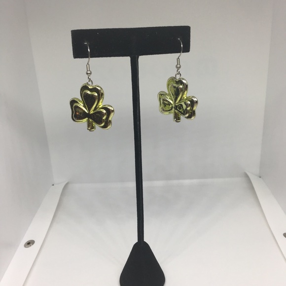 ☘️ VINTAGE THREE LEAF CLOVER EARRINGS - Picture 3 of 4